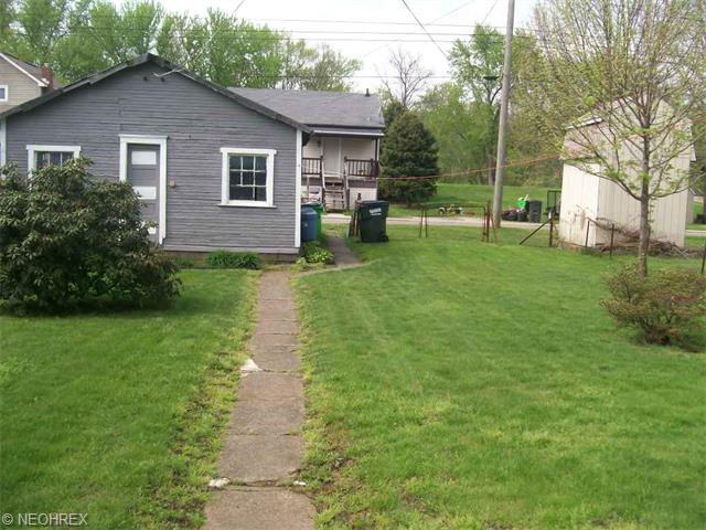 151 E Broadway St, Dover, OH 44622 photo 4