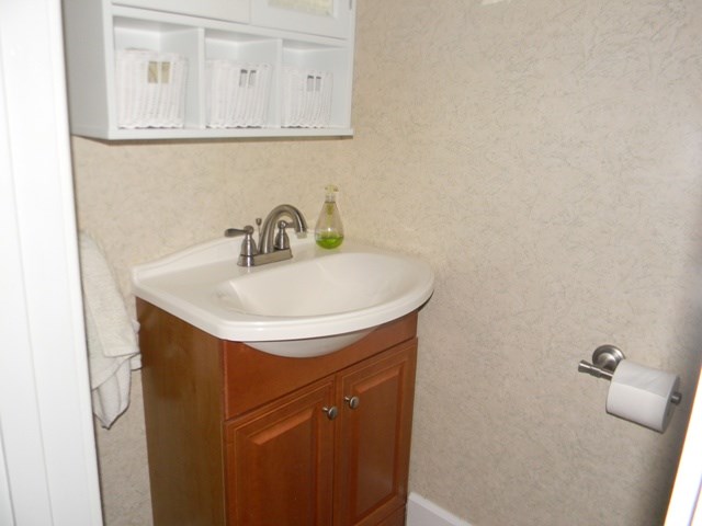 130 Beech St, Alliance, OH 44601 photo 11