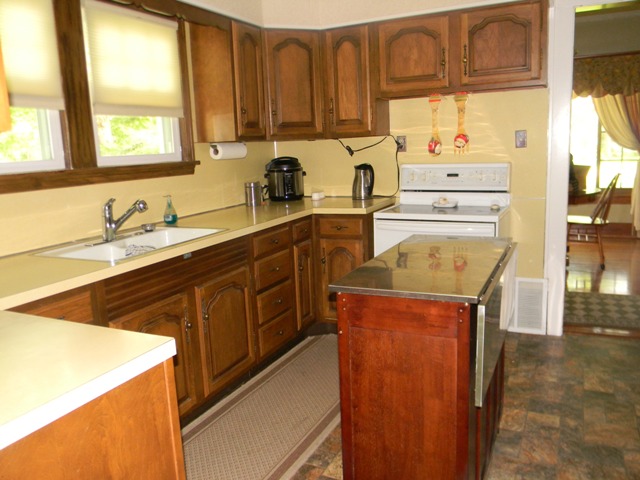 130 Beech St, Alliance, OH 44601 photo 2