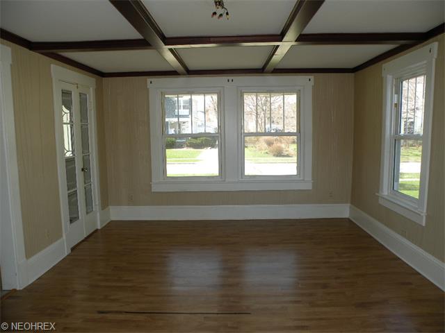 37951 Wright St, Willoughby, OH 44094 photo 4