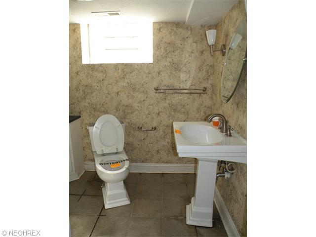 37951 Wright St, Willoughby, OH 44094 photo 13