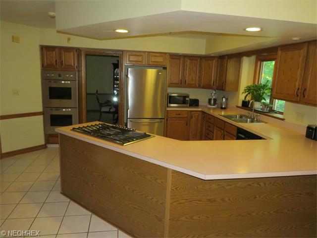 817 Park Harbour Dr, Boardman, OH 44512 photo 8