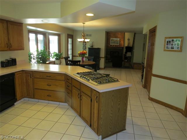 817 Park Harbour Dr, Boardman, OH 44512 photo 10