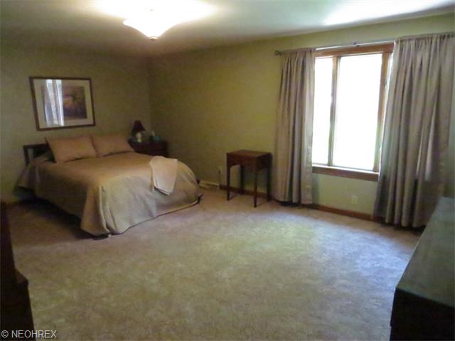 817 Park Harbour Dr, Boardman, OH 44512 photo 17