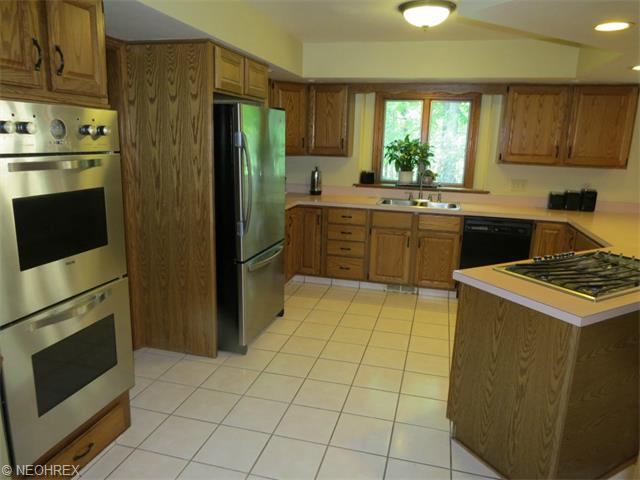 817 Park Harbour Dr, Boardman, OH 44512 photo 9