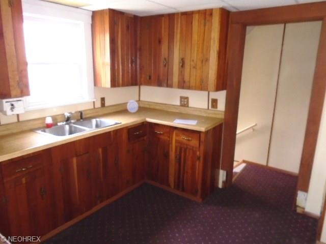 211 Bath St, Elyria, OH 44035 photo 6