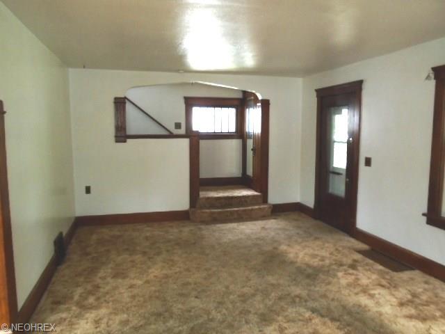 211 Bath St, Elyria, OH 44035 photo 3