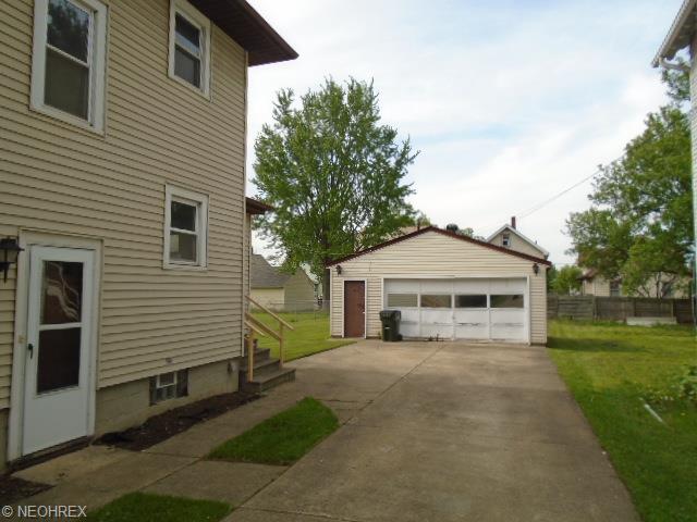 211 Bath St, Elyria, OH 44035 photo 12