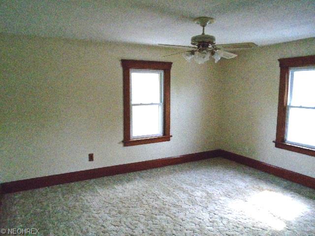 211 Bath St, Elyria, OH 44035 photo 10