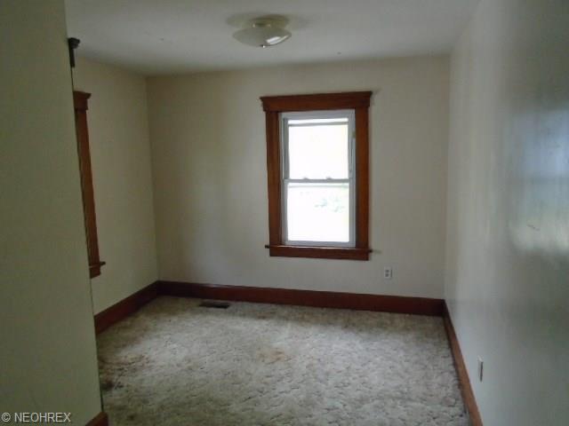 211 Bath St, Elyria, OH 44035 photo 7