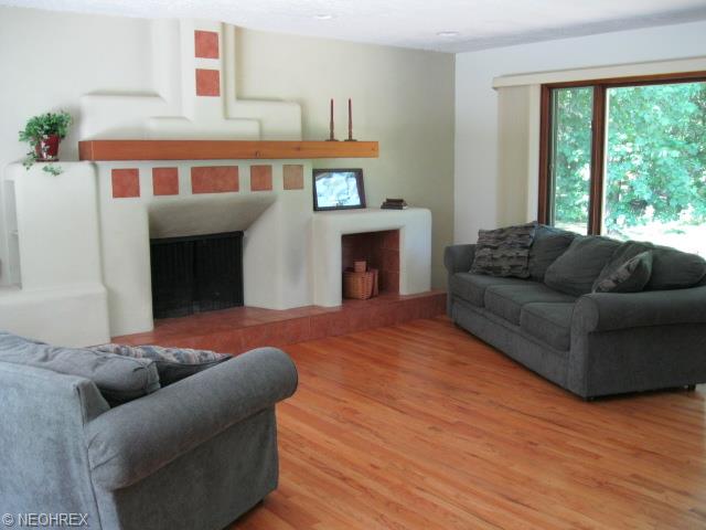 1568 Harmony Rd, Akron, OH 44333 photo 5