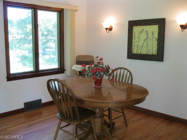 1568 Harmony Rd, Akron, OH 44333 photo 8