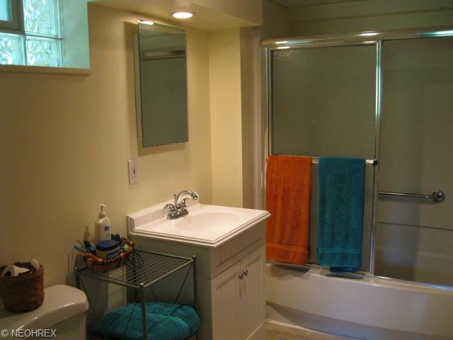 1568 Harmony Rd, Akron, OH 44333 photo 19