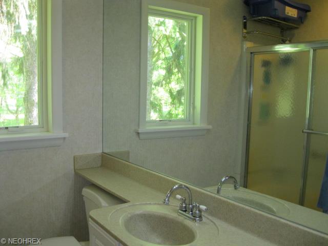 1568 Harmony Rd, Akron, OH 44333 photo 10