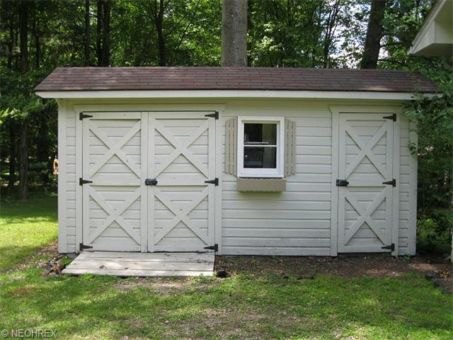 1568 Harmony Rd, Akron, OH 44333 photo 21
