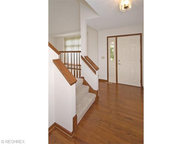 642 Calann Dr, Elyria, OH 44035 photo 2