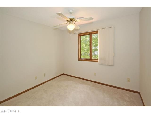 642 Calann Dr, Elyria, OH 44035 photo 18