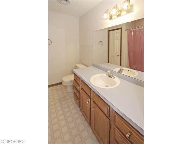 642 Calann Dr, Elyria, OH 44035 photo 19