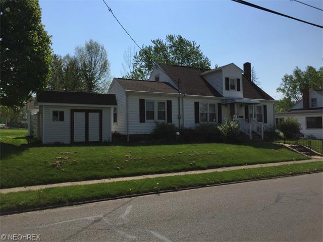212 N Elm St, Orrville, OH 44667 photo 3