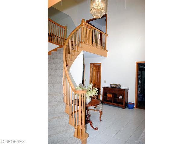 32785 Shadowbrook, Solon, OH 44139 photo 2