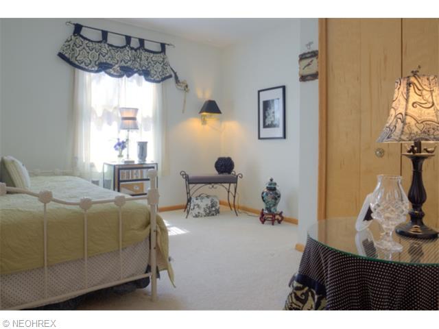 74 Barton Dr, Munroe Falls, OH 44262 photo 12