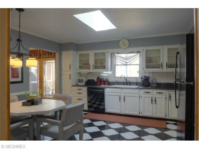 74 Barton Dr, Munroe Falls, OH 44262 photo 7