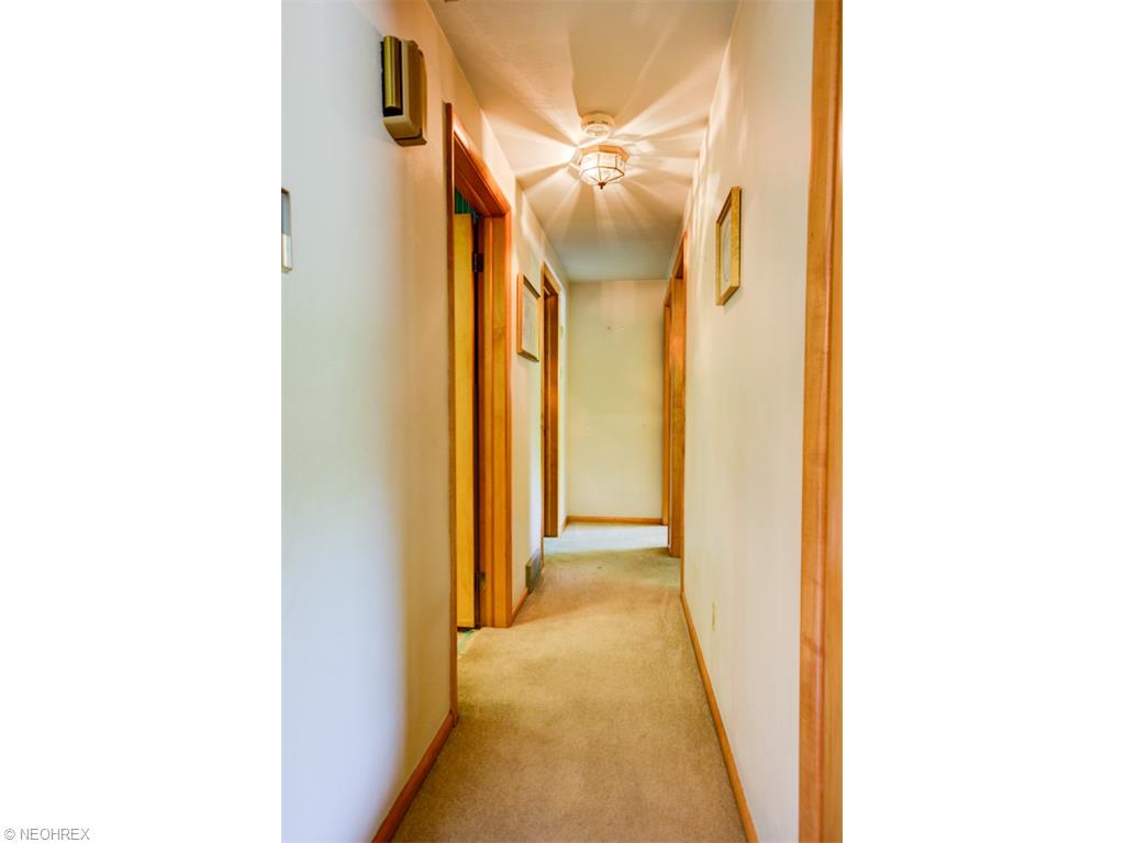 1911 Colonial Pkwy NE, Massillon, OH 44646 photo 7