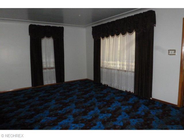 202 Smithfield St, Struthers, OH 44471 photo 3