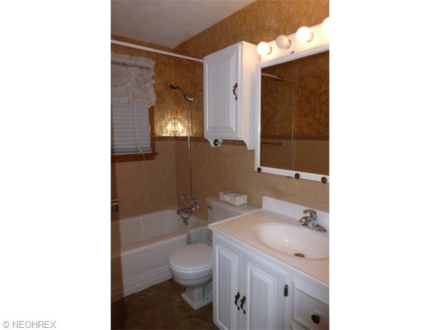 202 Smithfield St, Struthers, OH 44471 photo 11