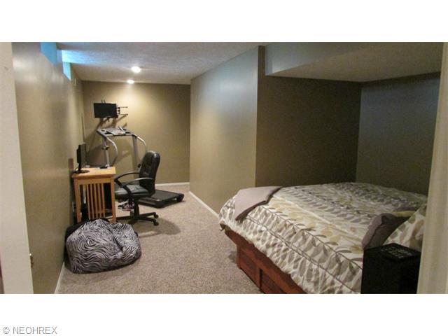 7093 E Jefferson Dr, Mentor, OH 44060 photo 15