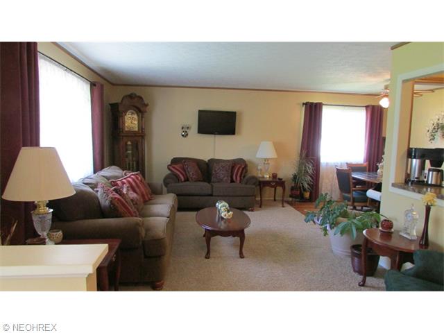 7093 E Jefferson Dr, Mentor, OH 44060 photo 5