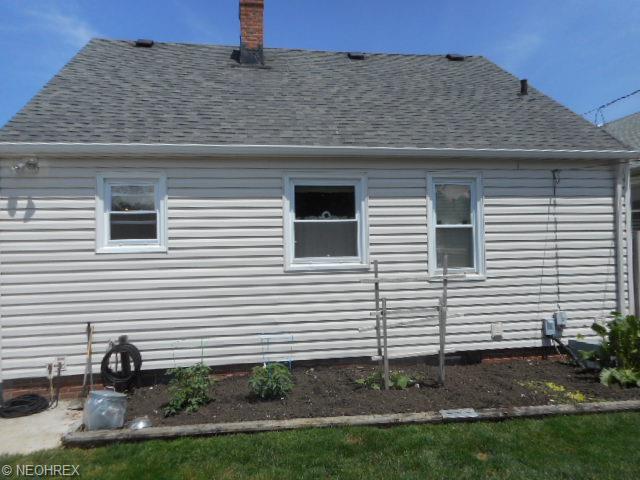 7803 Essen Ave, Parma, OH 44129 photo 2