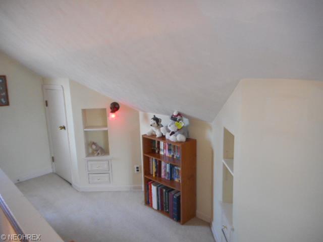 7803 Essen Ave, Parma, OH 44129 photo 13