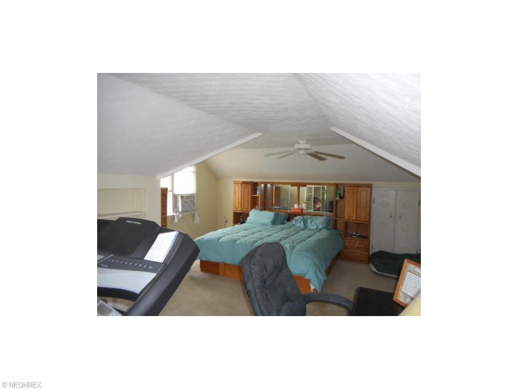 7803 Essen Ave, Parma, OH 44129 photo 15