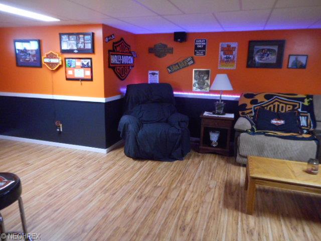7803 Essen Ave, Parma, OH 44129 photo 16
