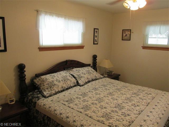 352 E 329th St, Willowick, OH 44095 photo 8