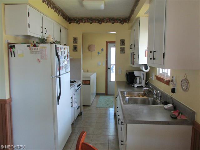 352 E 329th St, Willowick, OH 44095 photo 7