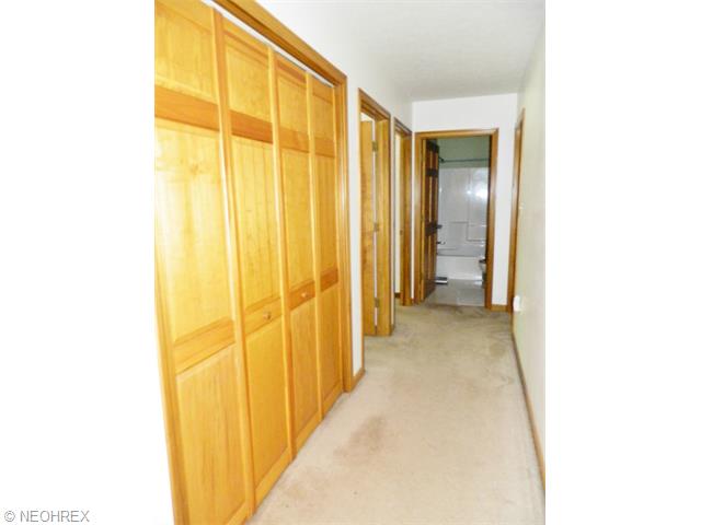 9754 Wolfe Rd, Windham, OH 44288 photo 10
