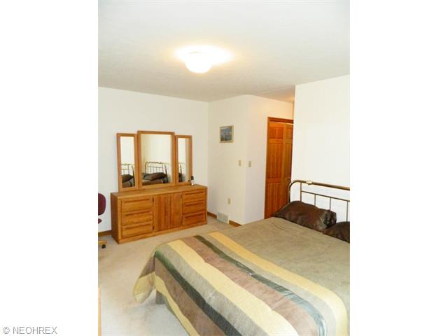 9754 Wolfe Rd, Windham, OH 44288 photo 13