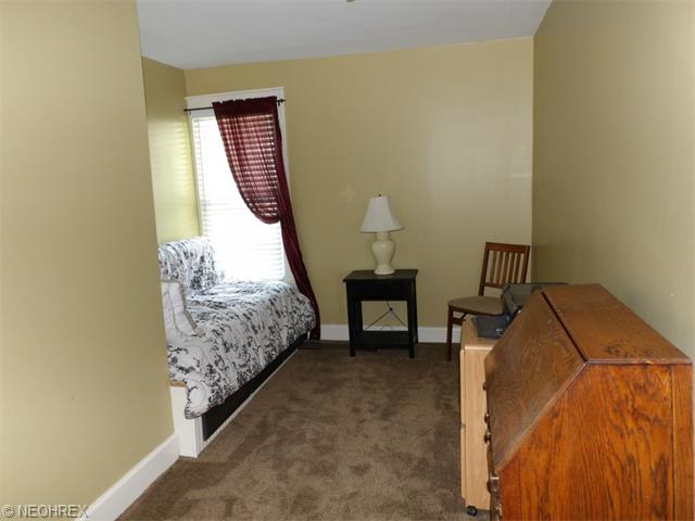 241 E Bridge St, Berea, OH 44017 photo 15