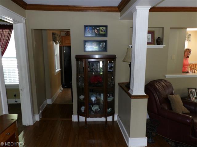 241 E Bridge St, Berea, OH 44017 photo 7