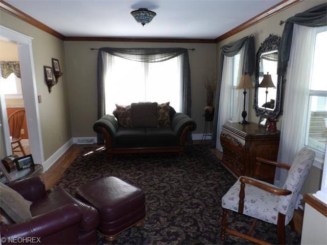 241 E Bridge St, Berea, OH 44017 photo 8