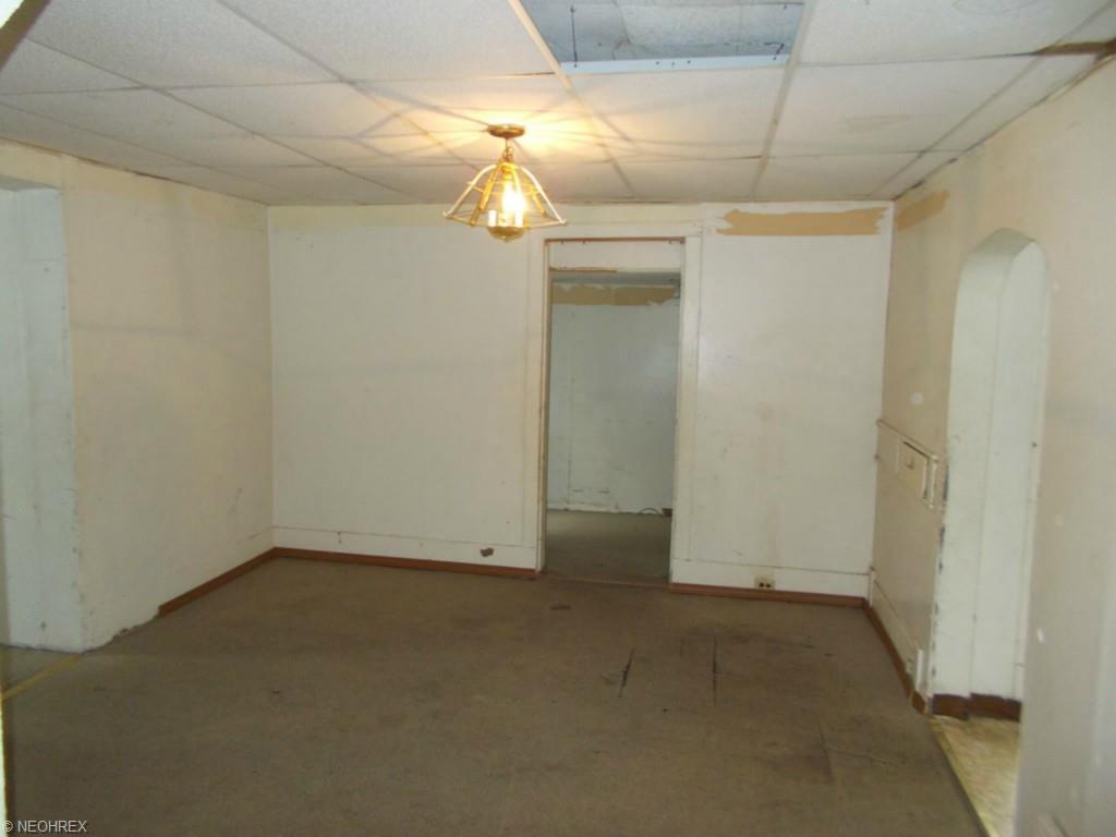 902 W 34th St, Ashtabula, OH 44004 photo 7