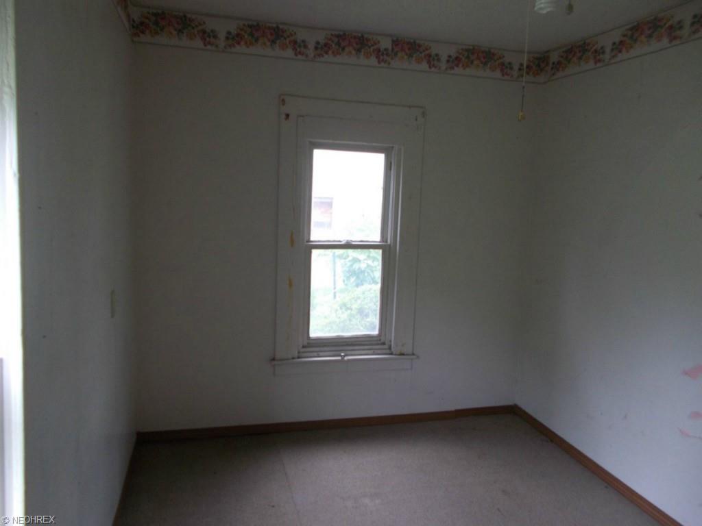 902 W 34th St, Ashtabula, OH 44004 photo 12