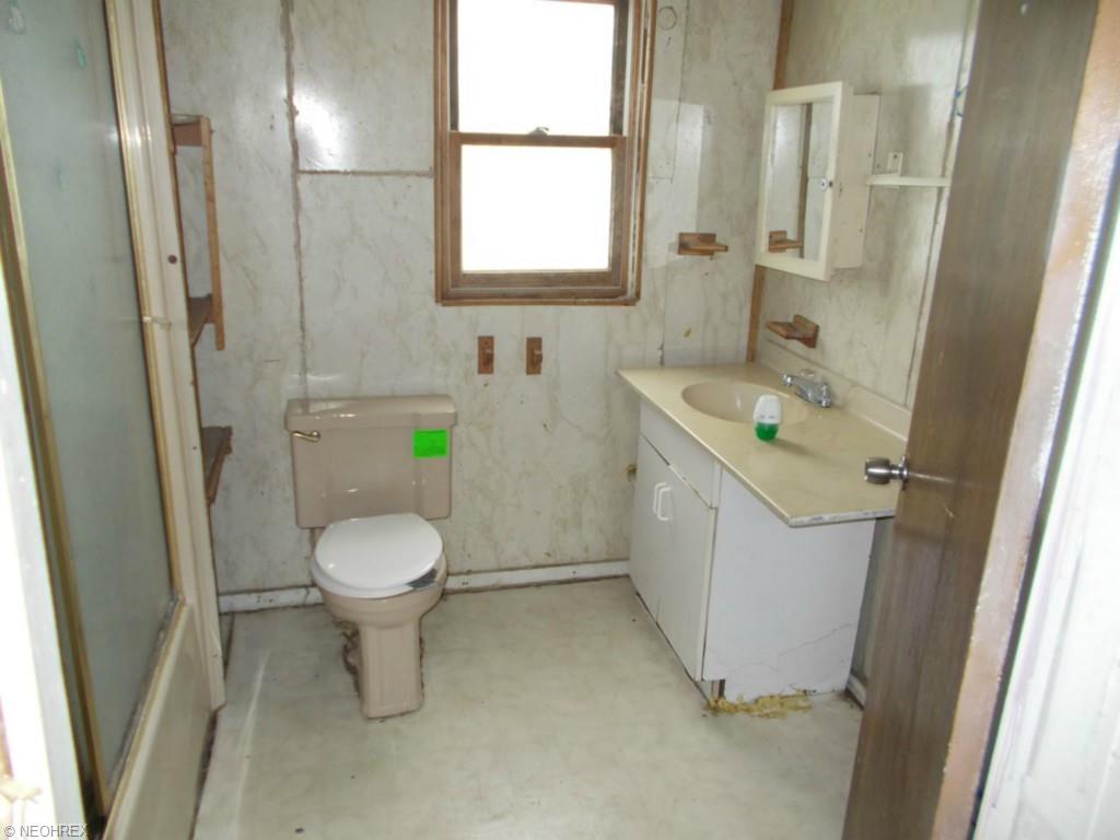 902 W 34th St, Ashtabula, OH 44004 photo 10