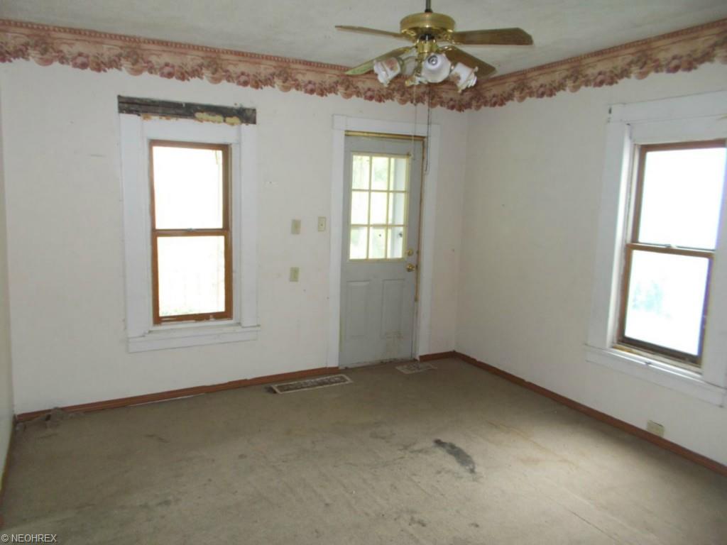 902 W 34th St, Ashtabula, OH 44004 photo 5