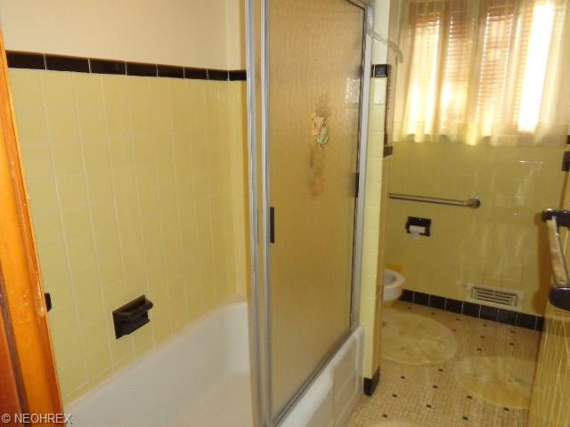 11351 Aaron Dr, Parma, OH 44130 photo 10