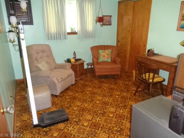 11351 Aaron Dr, Parma, OH 44130 photo 12