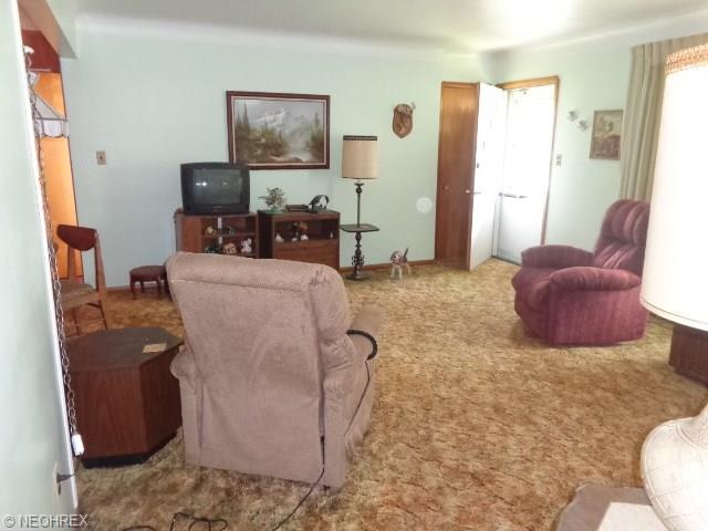 11351 Aaron Dr, Parma, OH 44130 photo 7