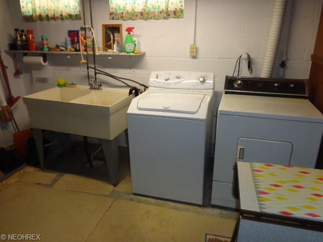 11351 Aaron Dr, Parma, OH 44130 photo 17